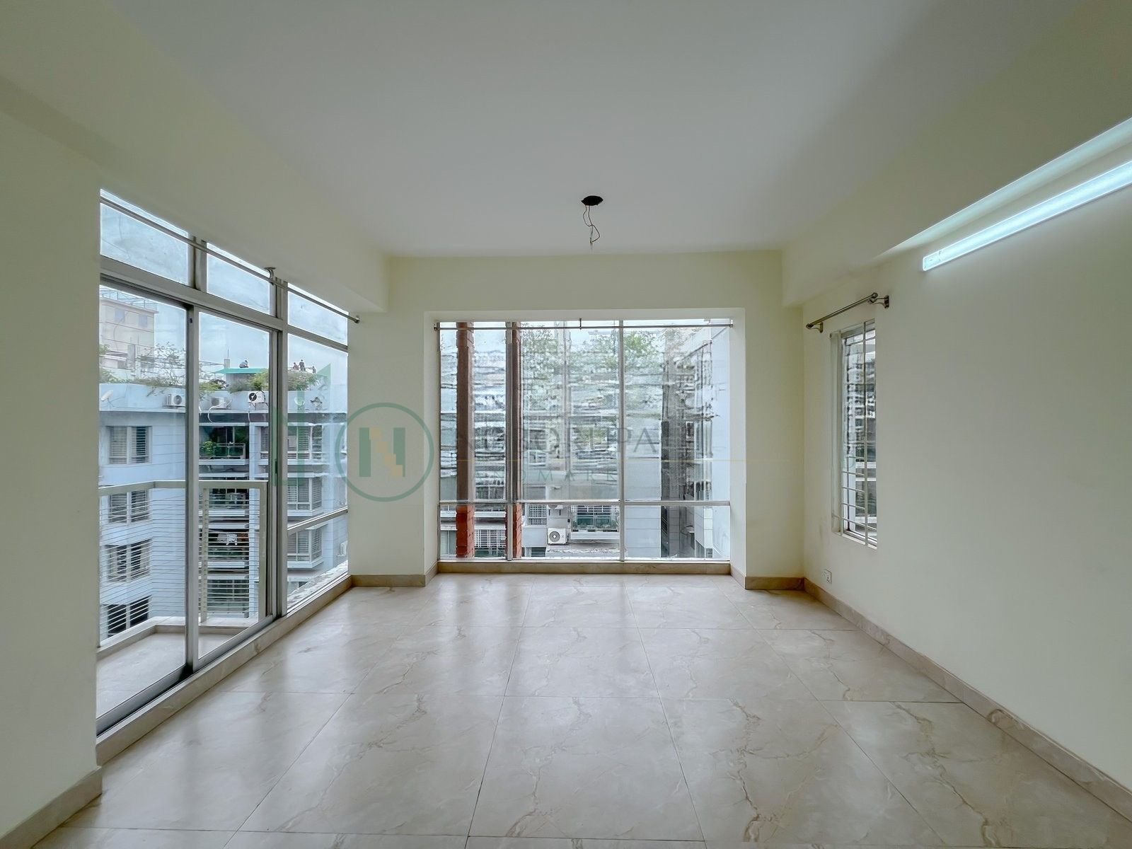 3 1900 SFT Semi-Furnished Apartment for Rent in Bashundhara R/A