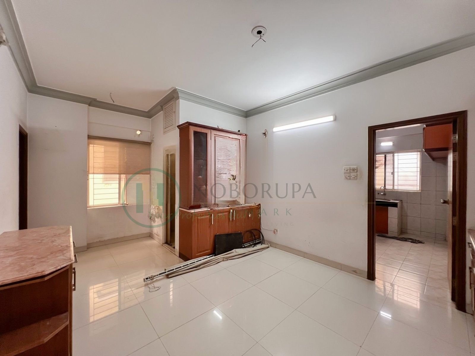 4 2200 sft used flat for sale in Bashundhara | Notun Thikana