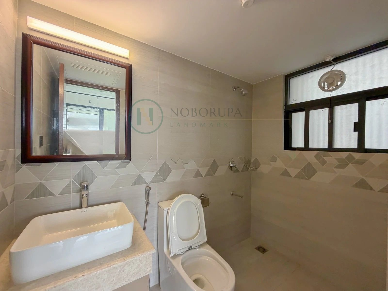 4 Luxury 2215 Sqft South Facing Apartment for Rent in Bashundhara R/A