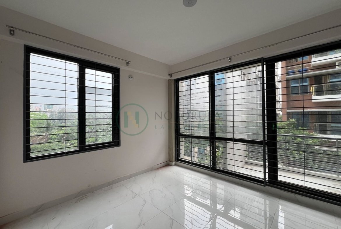 1870 SFT Brand new apartment for rent on 5th floor in Bashundhara R/A